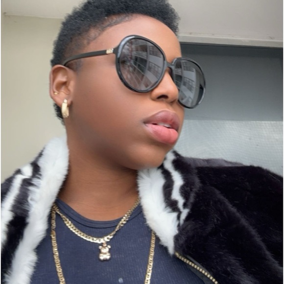 Authentic new Givenchy GV 7180/S-90 Sunglasses - Picture 4 of 14